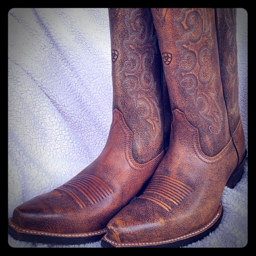 Ariat Heritage Cowboy Boots